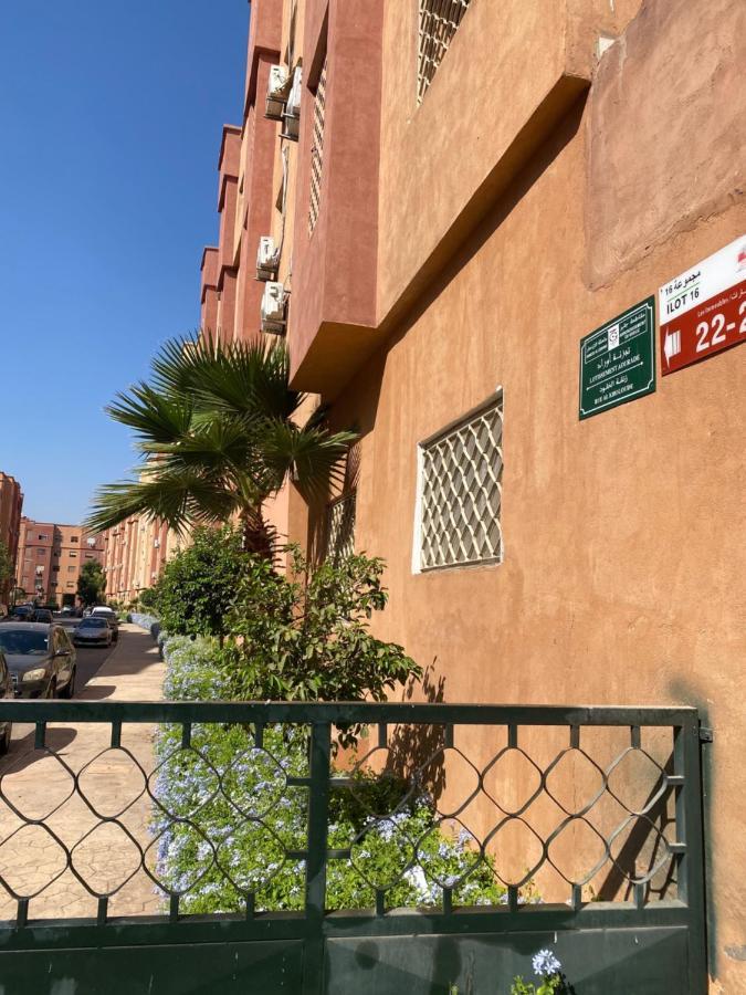 Apartment Twins 13 *
