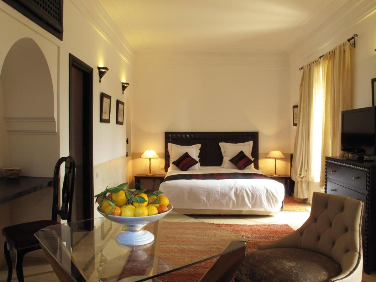 Le Perroquet Bleu 3*
