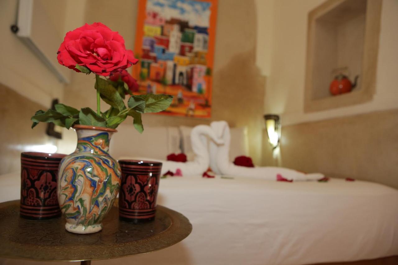 Guest house White Flowers