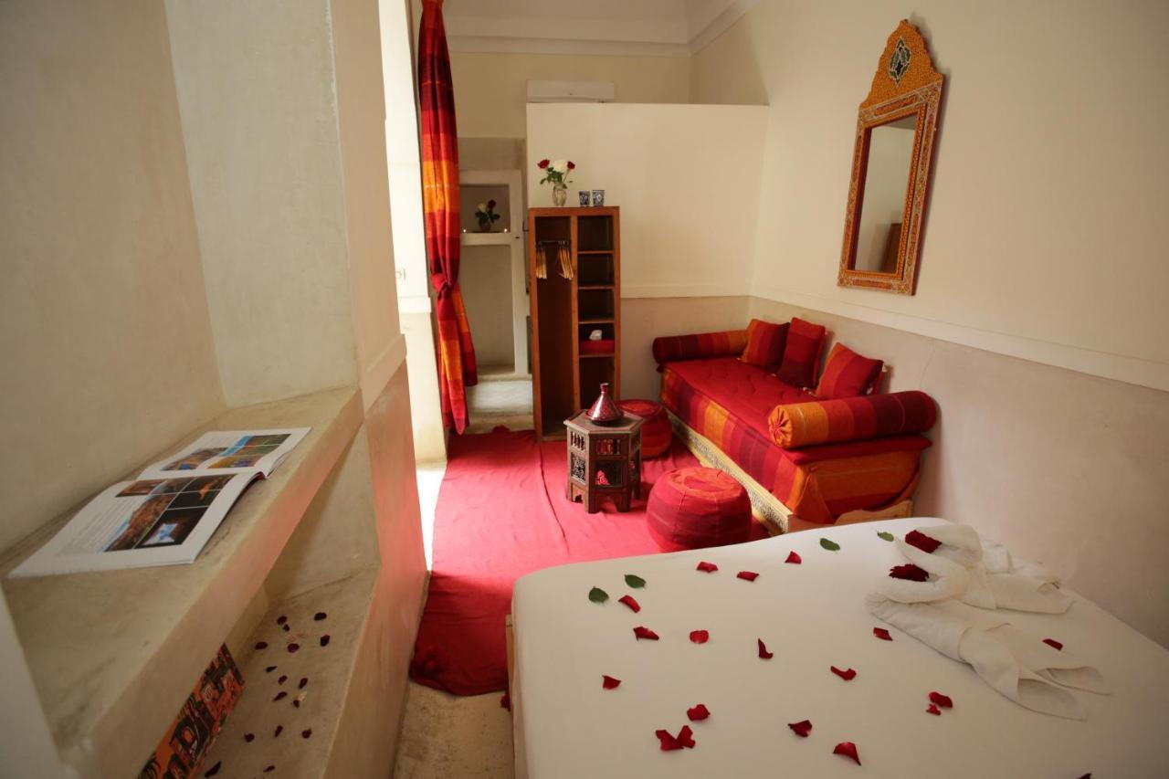 White Flowers Guest house *