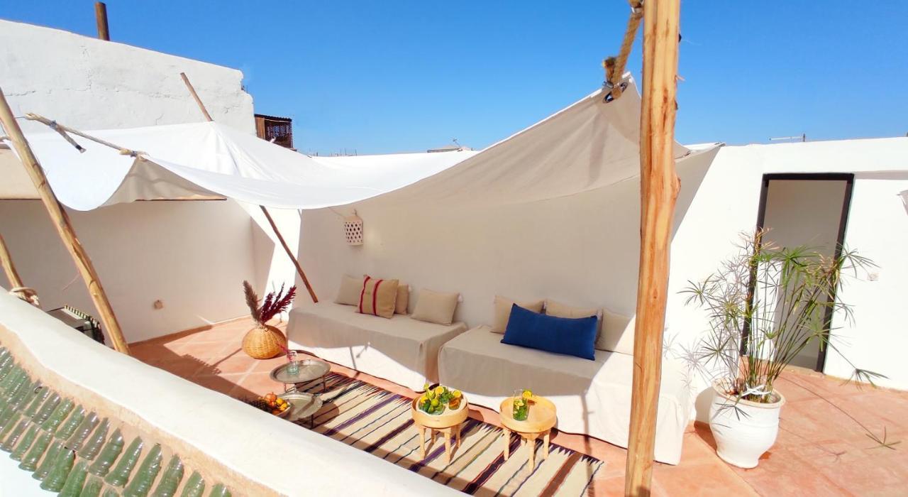 Riad Zou Guest house *