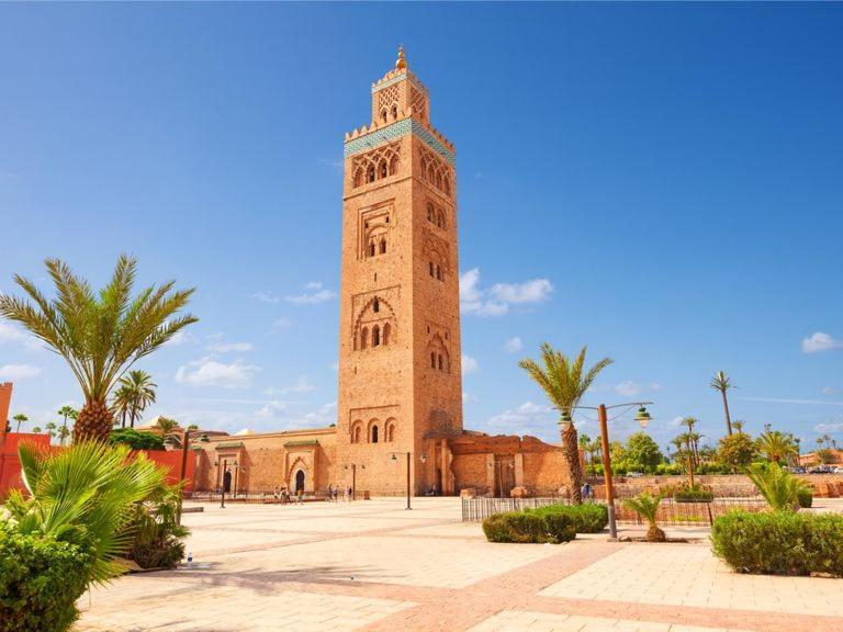 Riad Zou *
