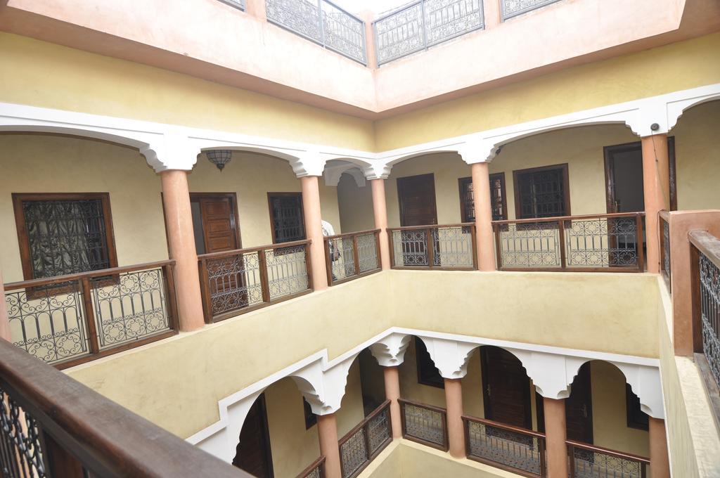 Cecil Hotel 2*