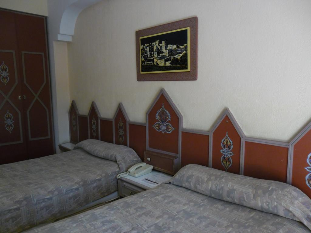 Amine Hotel 3*