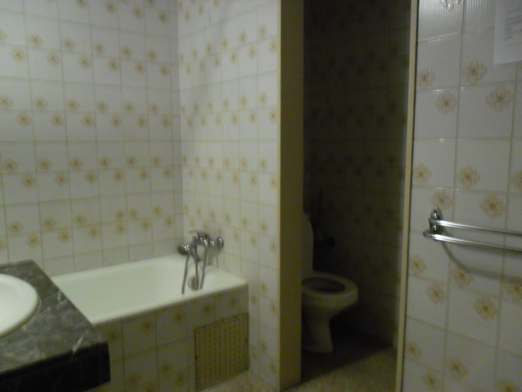 Amine Hotel
