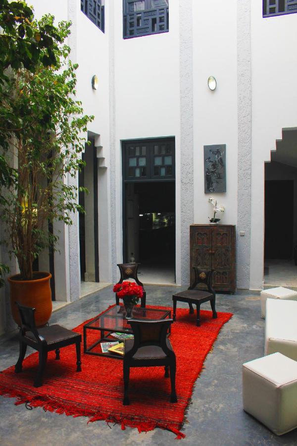 Riad Heva *