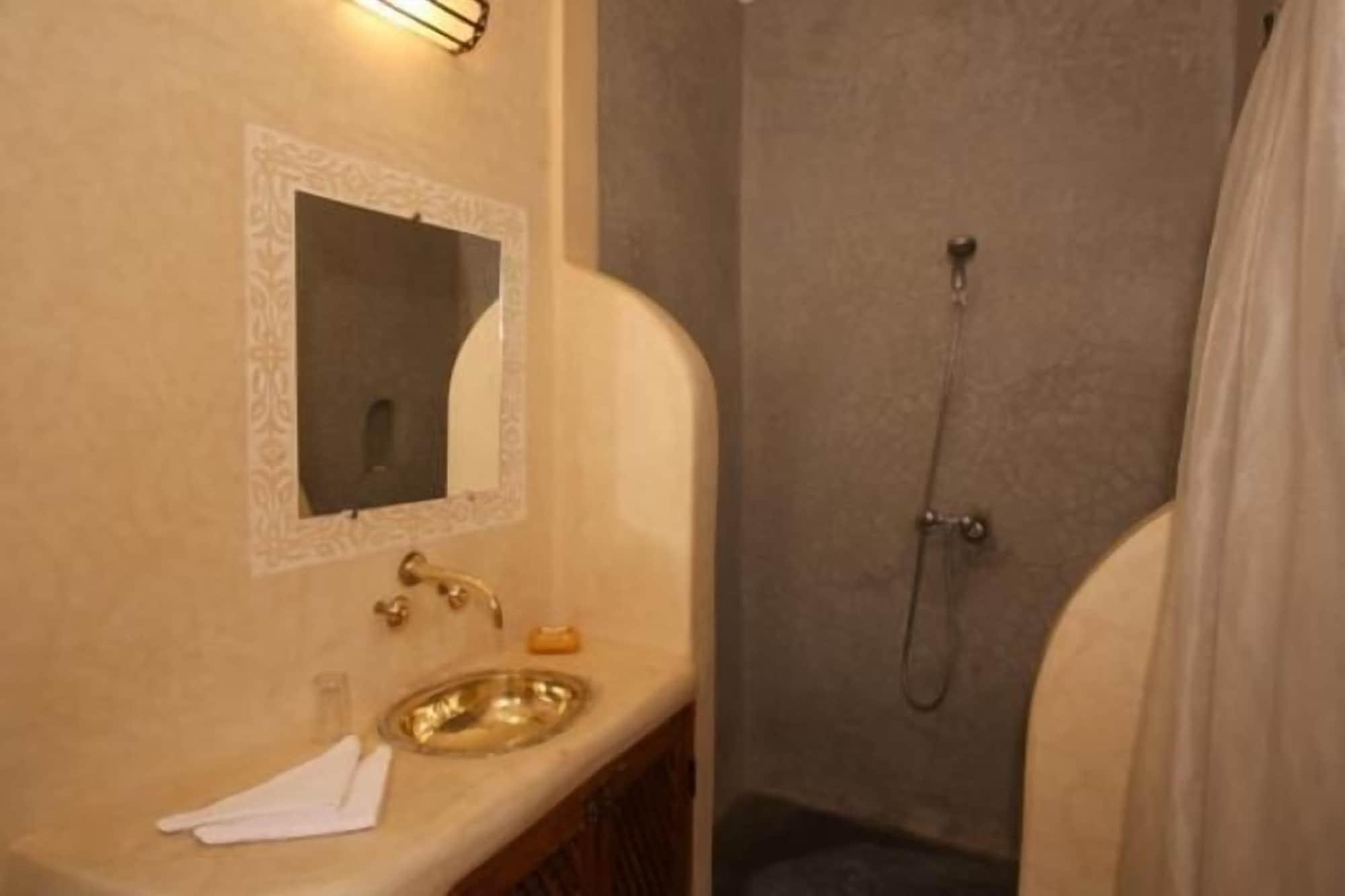Bed and breakfast Petit Karmela 3*