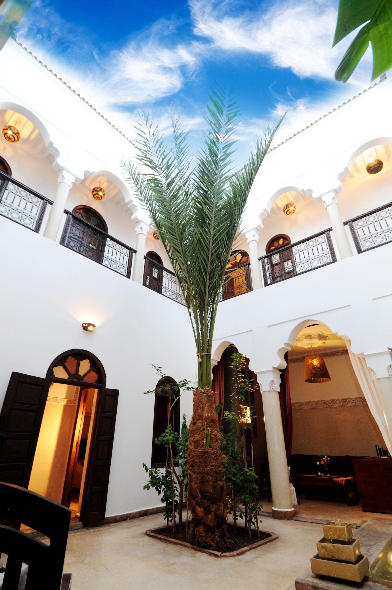 Riad Elias & 4*