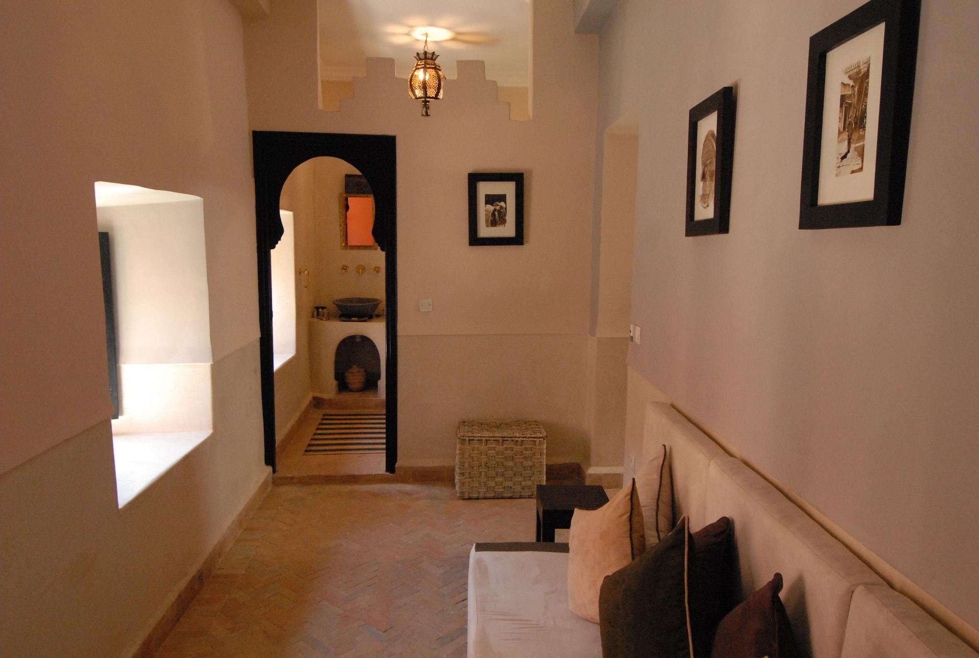 Ajmal Riad 3*