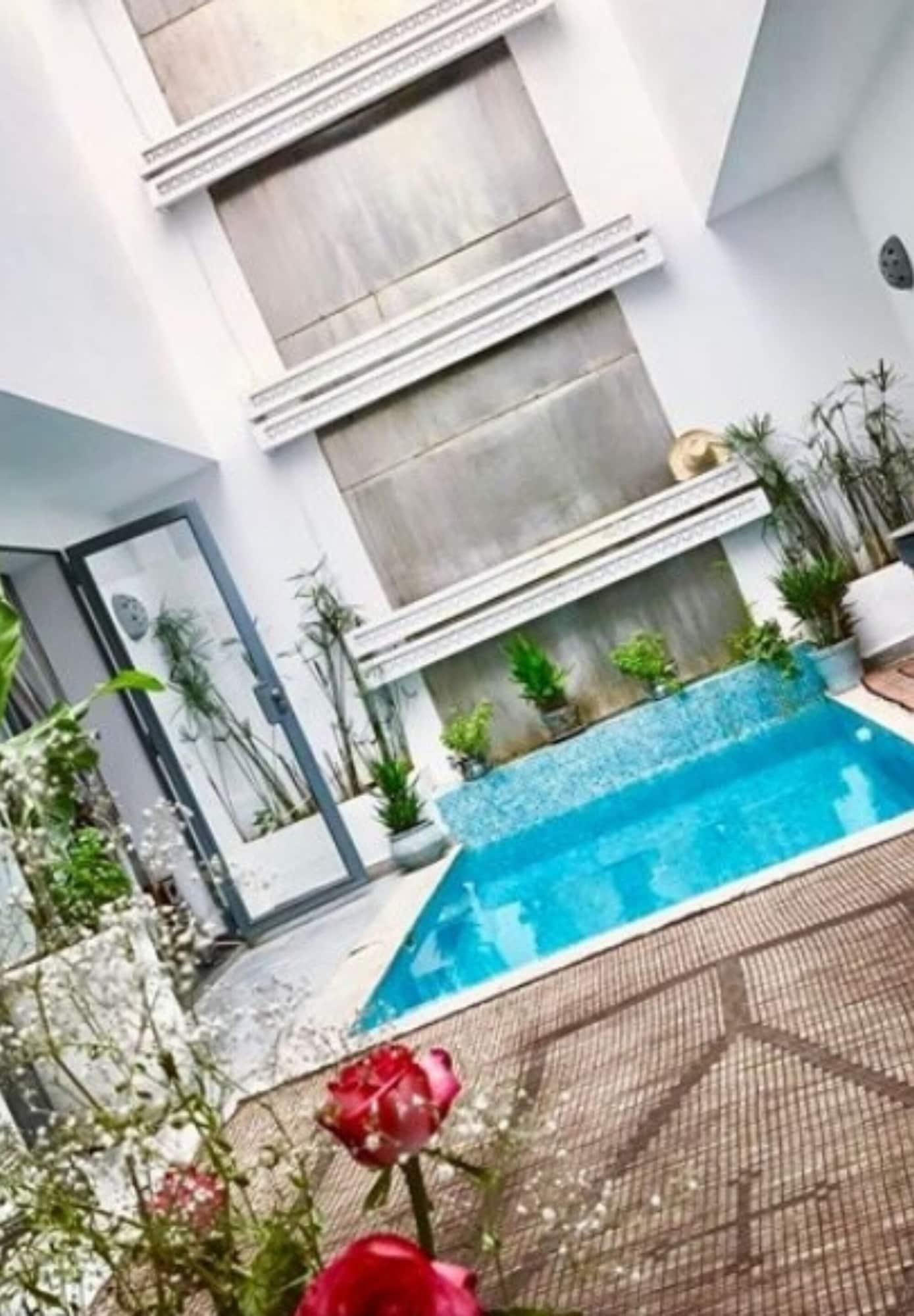 Hotel Origines 3*