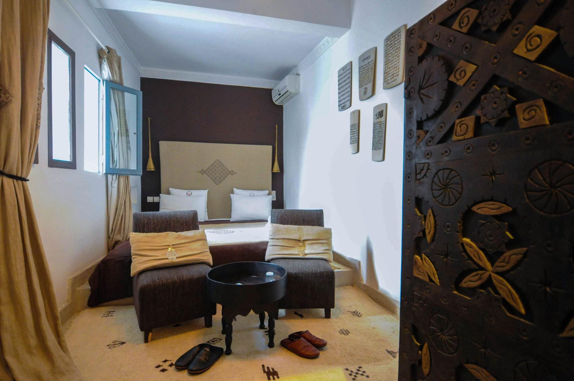 Hotel Origines 3*
