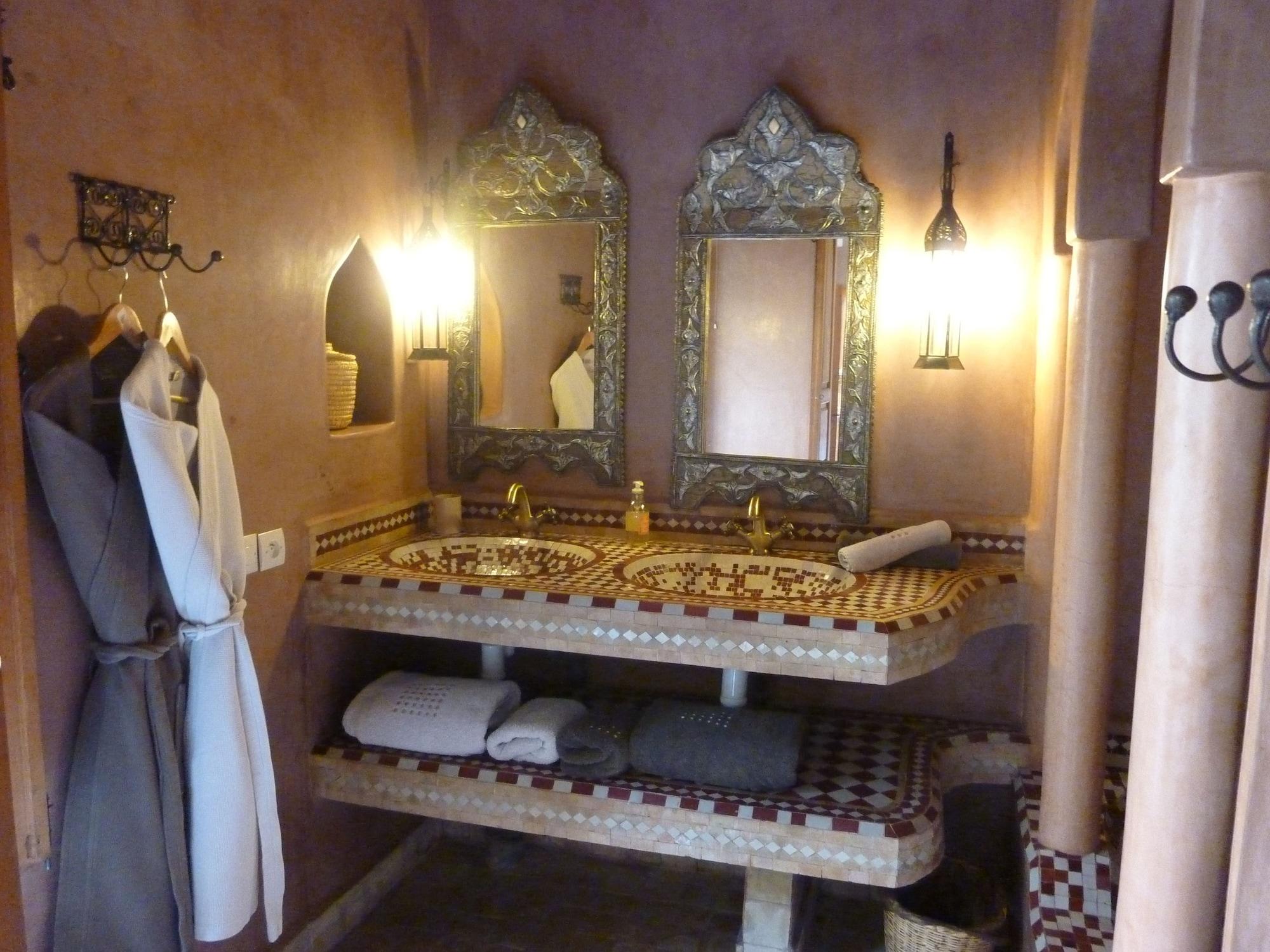 Riad Les Trois Palmiers El Bacha 4* Marrakesh