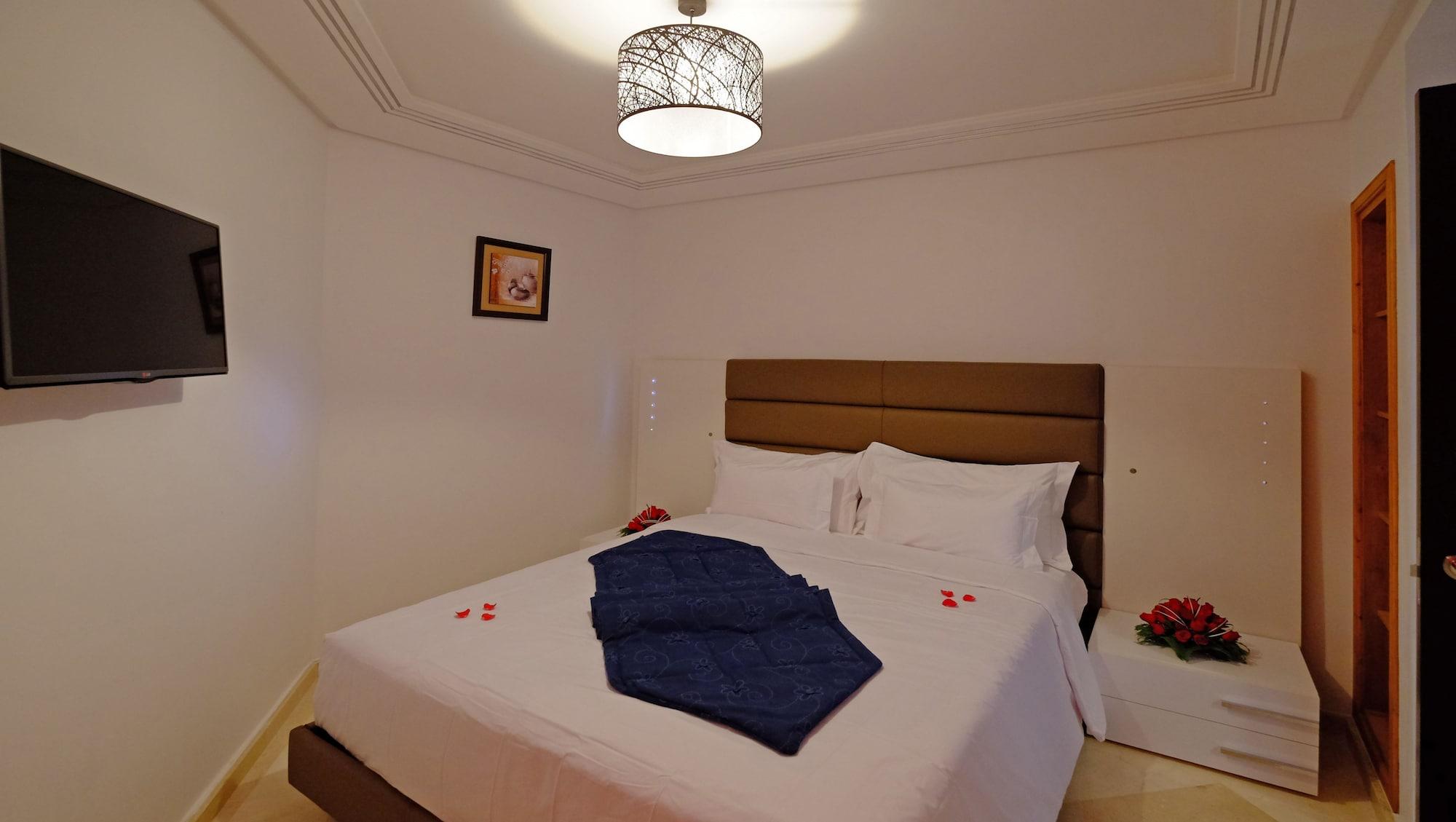 Mouna Aparthotel