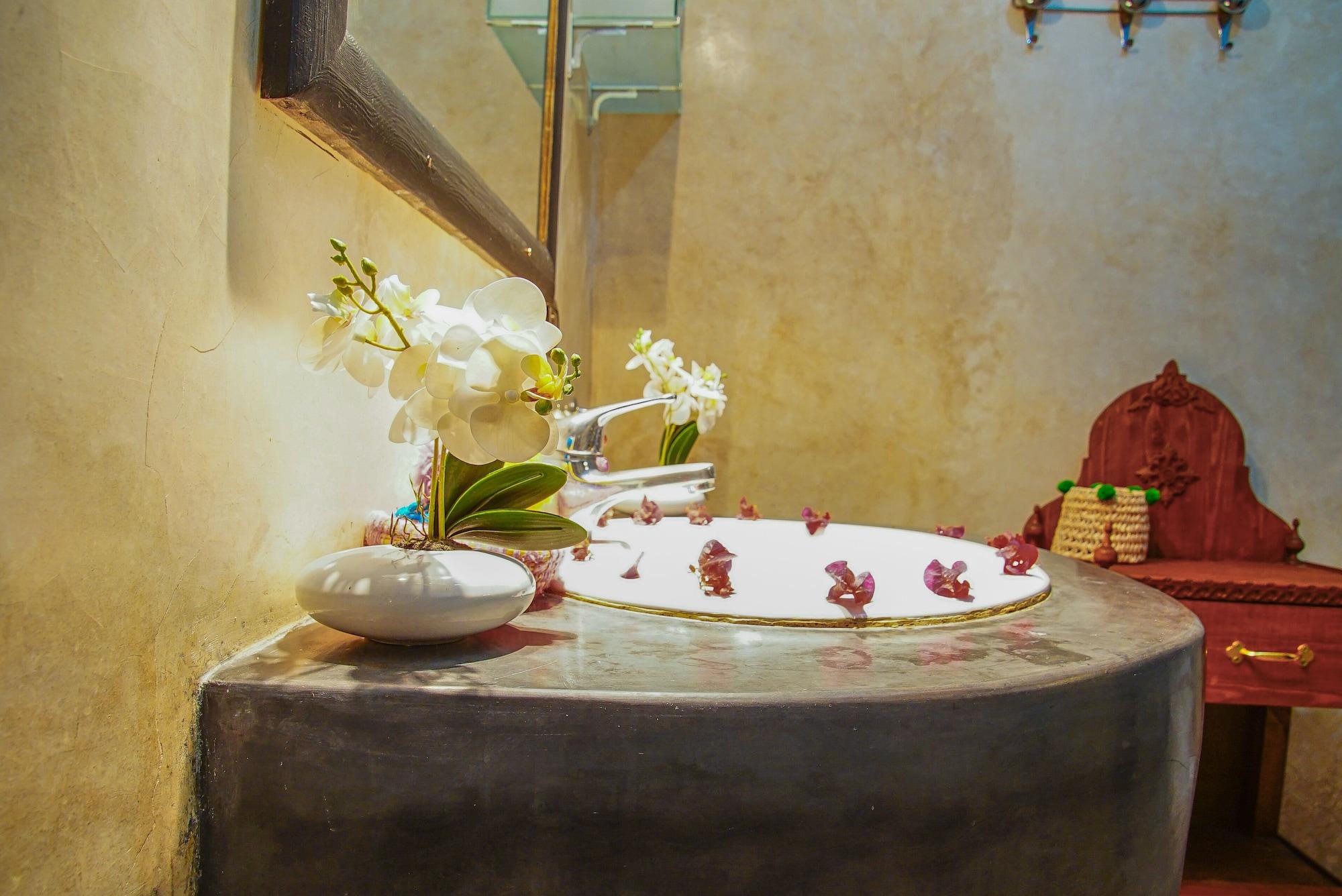 L'orchidee & Riad 2*