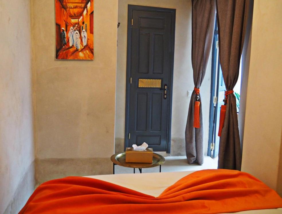 Bed & Breakfast La Porte De L'oasis 2*