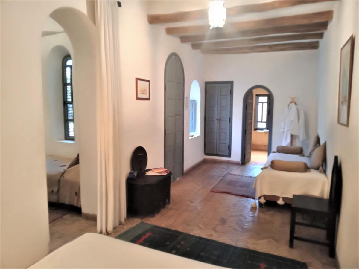 Sahara Nour Riad 2*