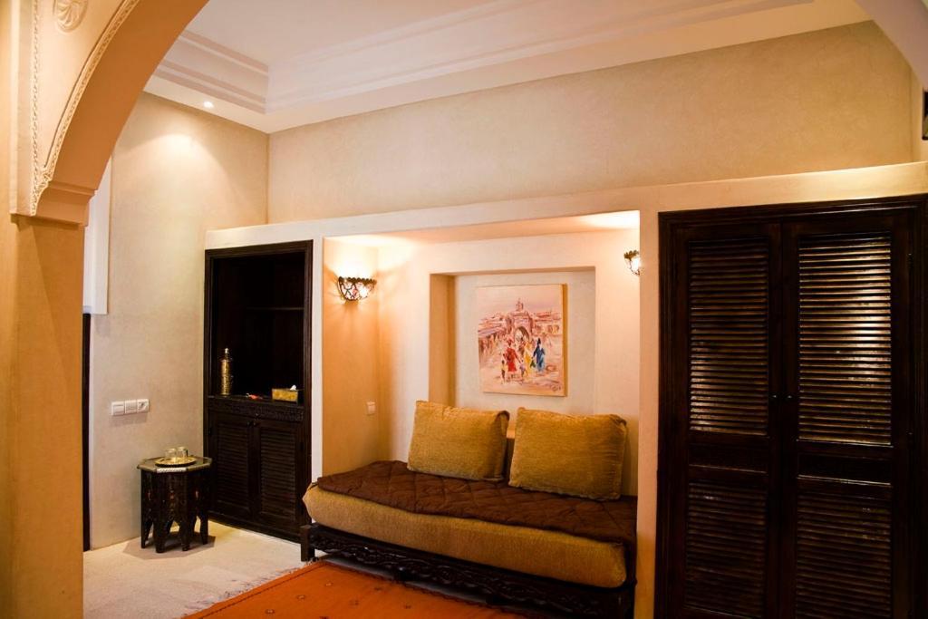 Riad Slitine & 4*
