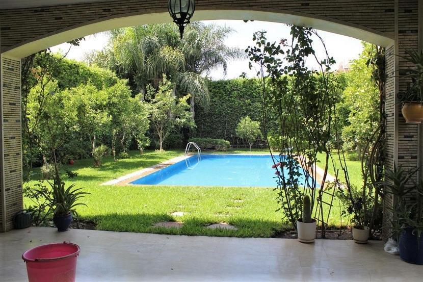 Magnifique Avec Piscine Chauffee Que Pour Famille Villa *