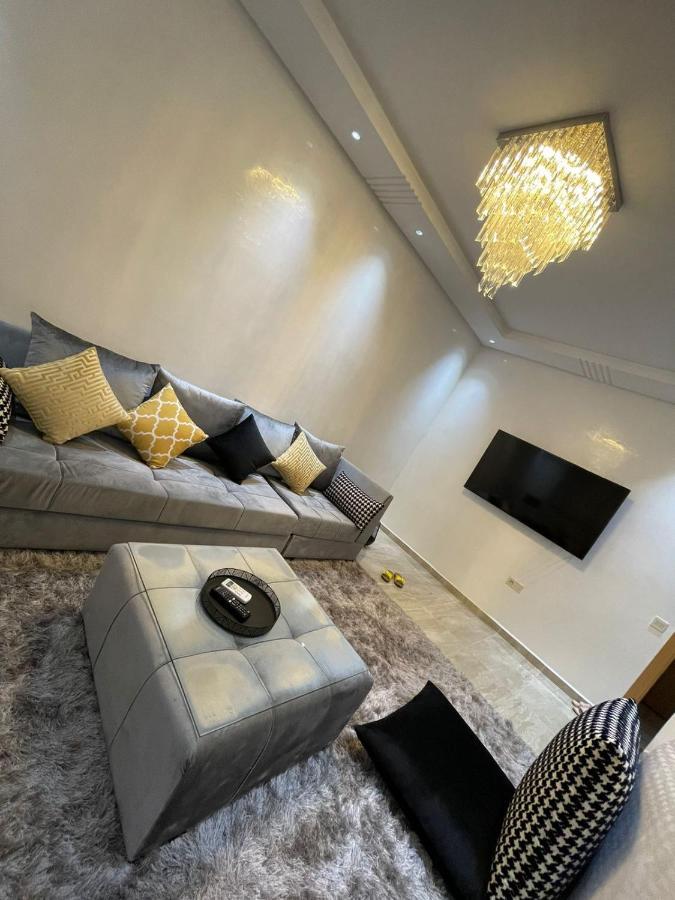24hr Security Luxury Gated Community