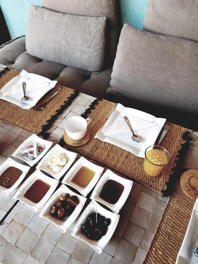 Laly Tourisme Eclaire Le Bijou De La Medina Riad 3*