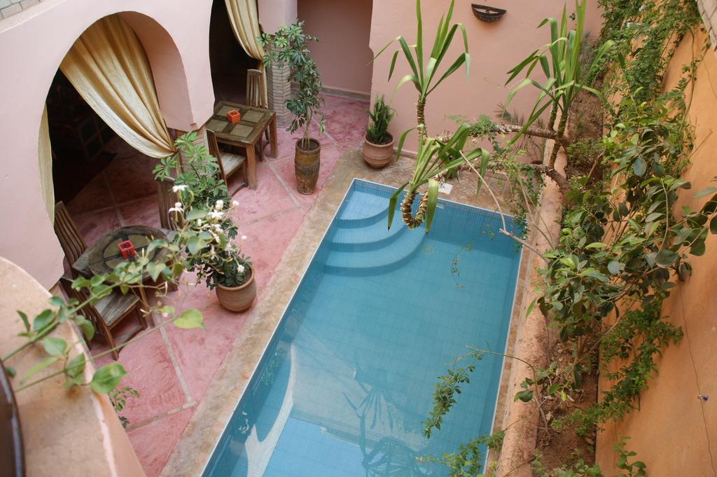 Azenzer Riad