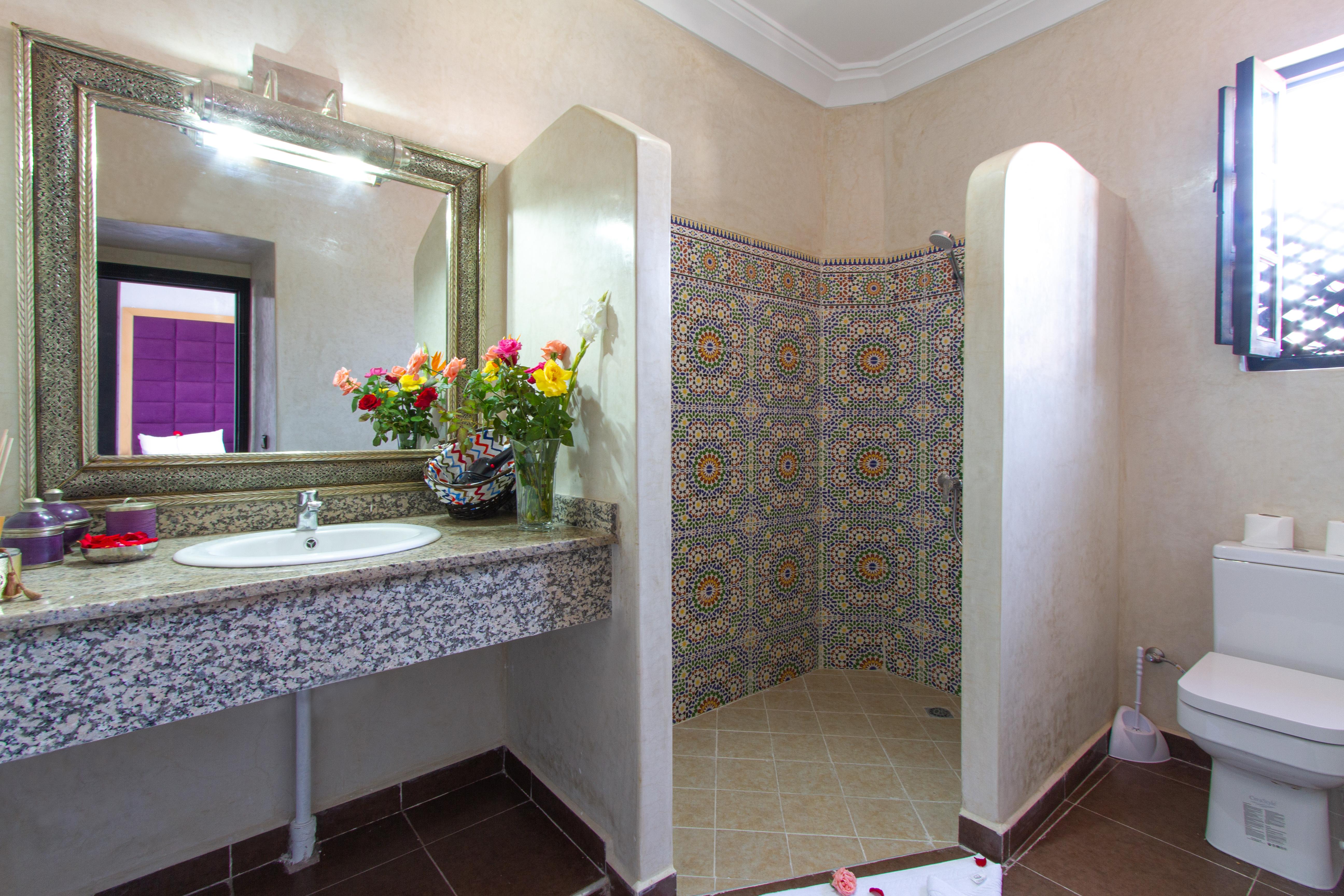 Riad Amiran & 4*