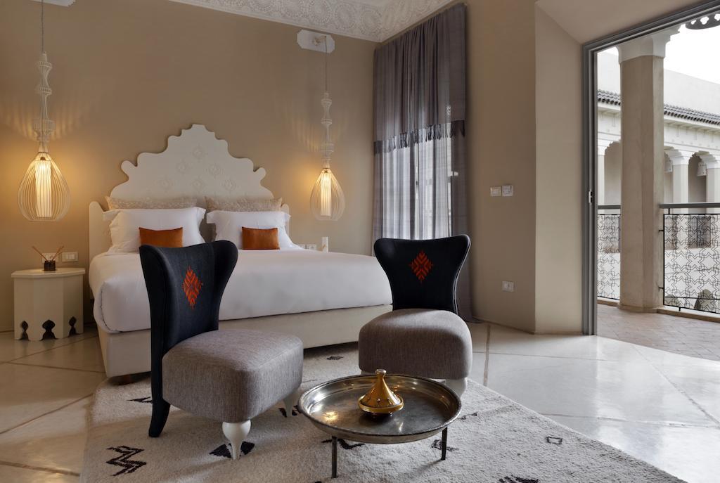 Riad Nashira &