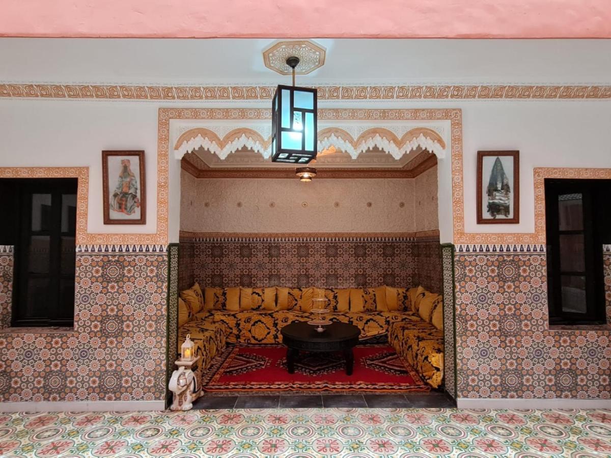 Kanata Riad *