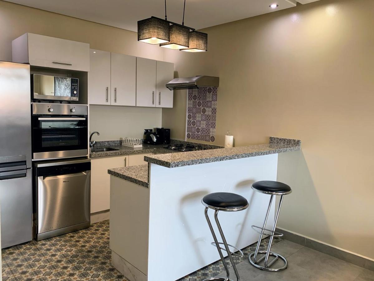 Apartment Moderne, Lumineux & Spacieux Avec Balcon -central -wifi-smart Tv-clim *