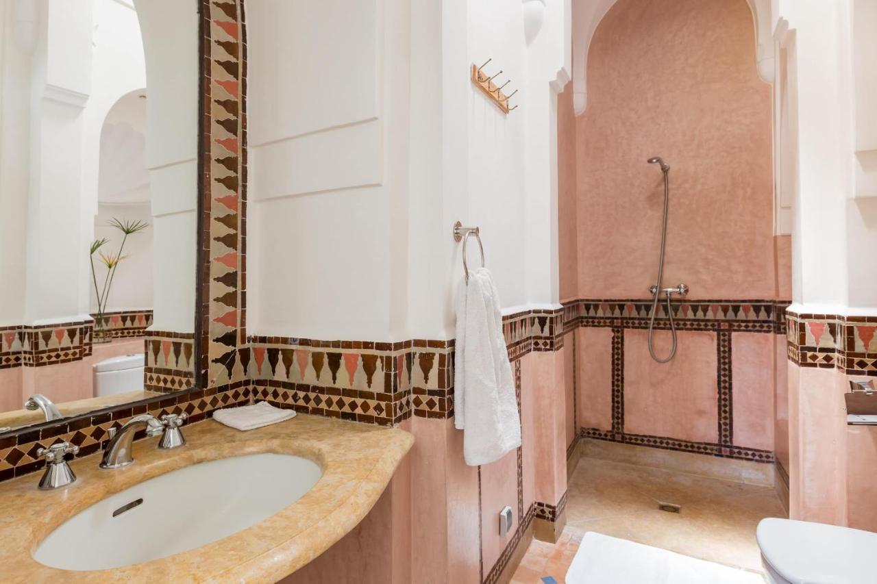 Pauline With Private Pool & Garden, Service And No Insight. Pousada *