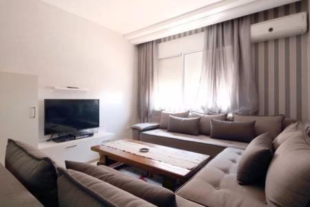 Studio Au Centre Wifi Clim Apartment *