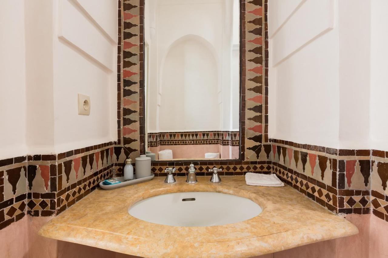 Pauline With Private Pool & Garden, Service And No Insight. Pousada *