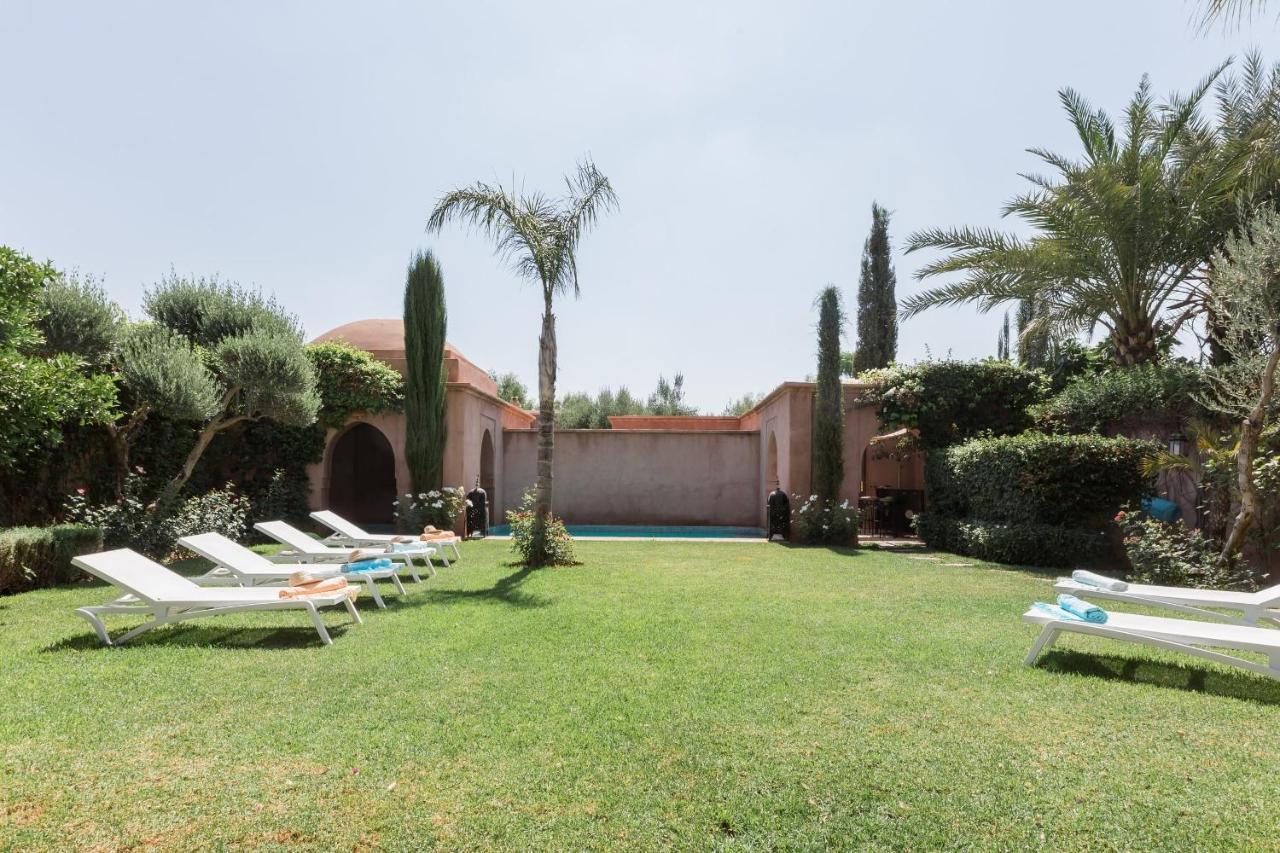 Pauline With Private Pool & Garden, Service And No Insight. Pousada *