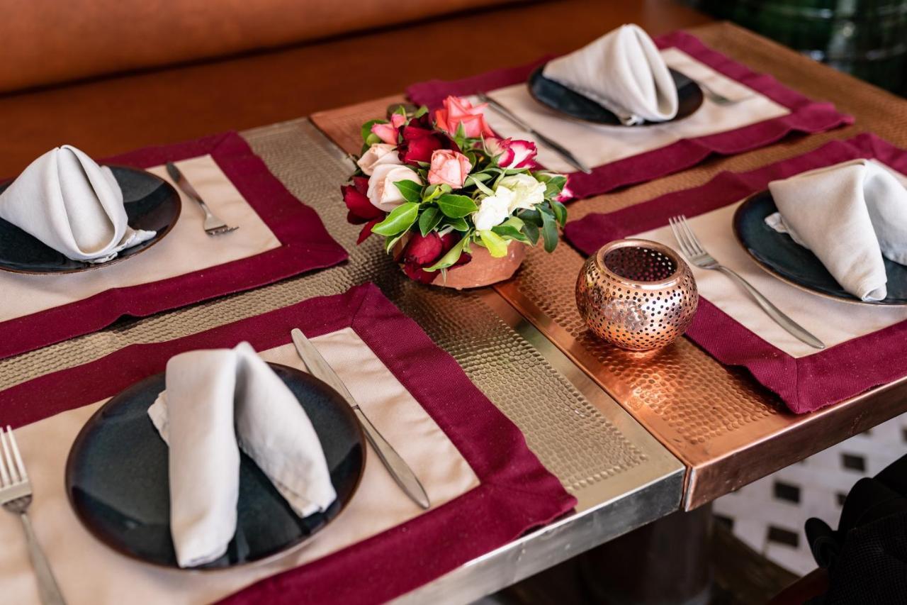 Bed & Breakfast Wazani Square &