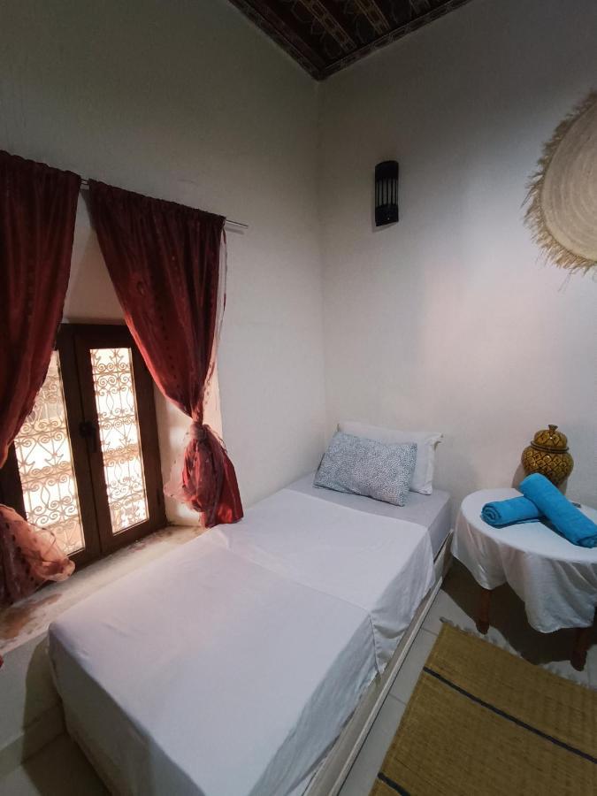 Hostal Terrace House 88 *