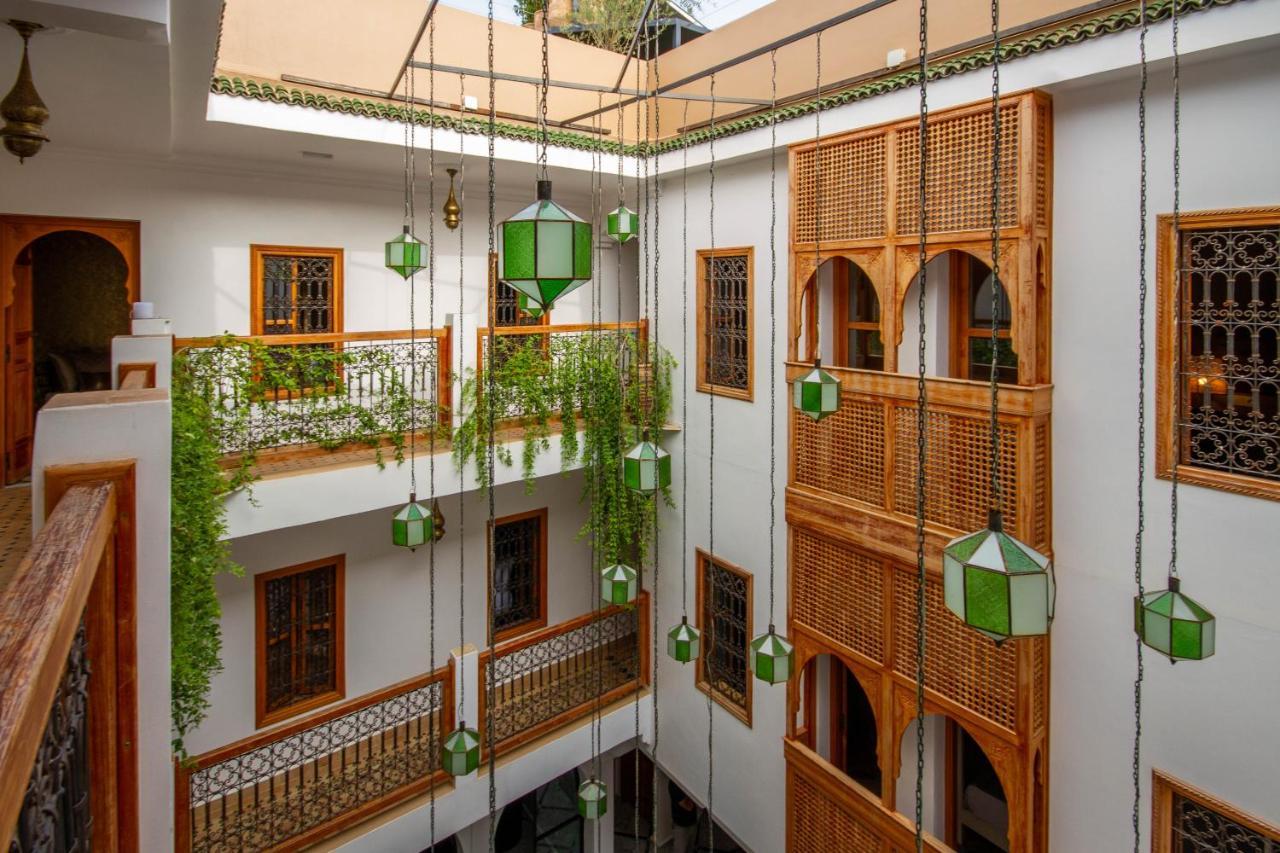 Riad Sofyan & *