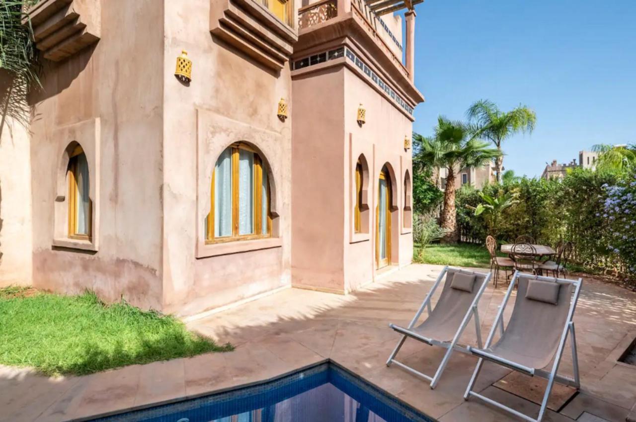 Jolie 3 Chambres Loue Entierement Avec Piscine *
