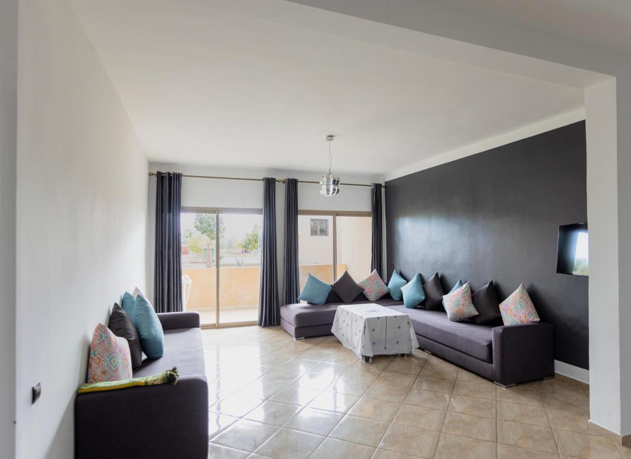 Lafamilia Apartment