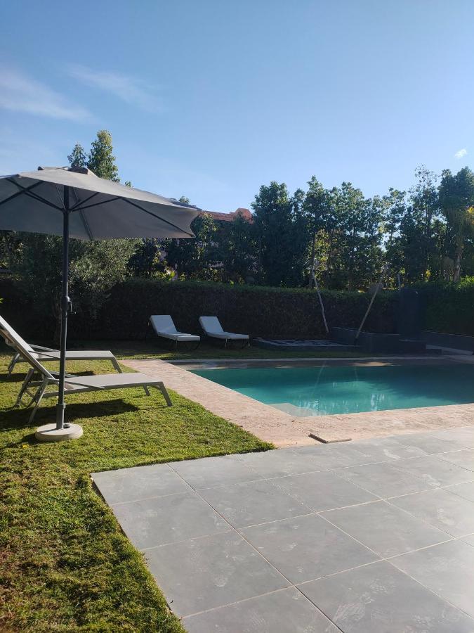 Sara Avec Sa Piscine Et Jardin Marrakesh