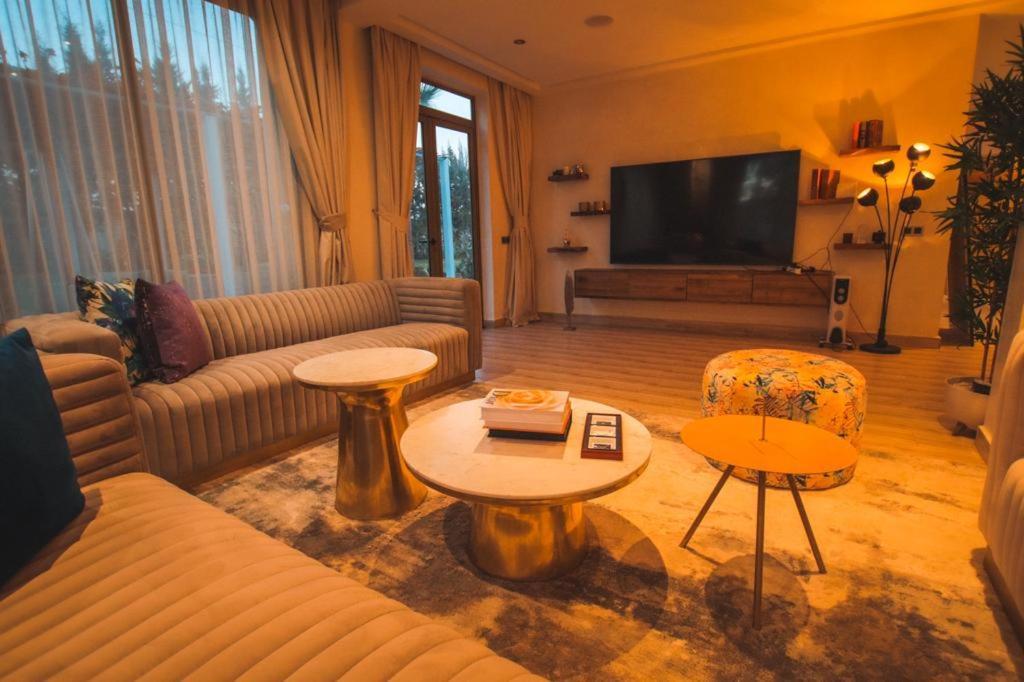 Villa Lamia *