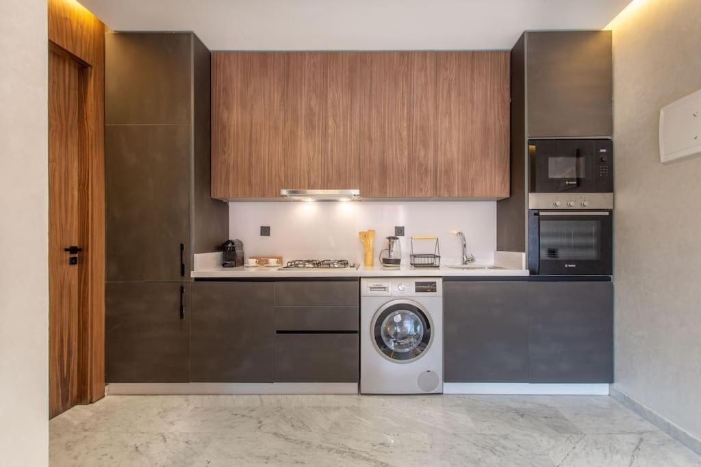New ! Stunning And Comfortable Apartment *