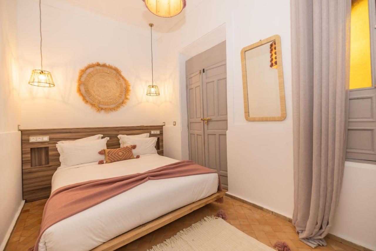 Riad Tizou *