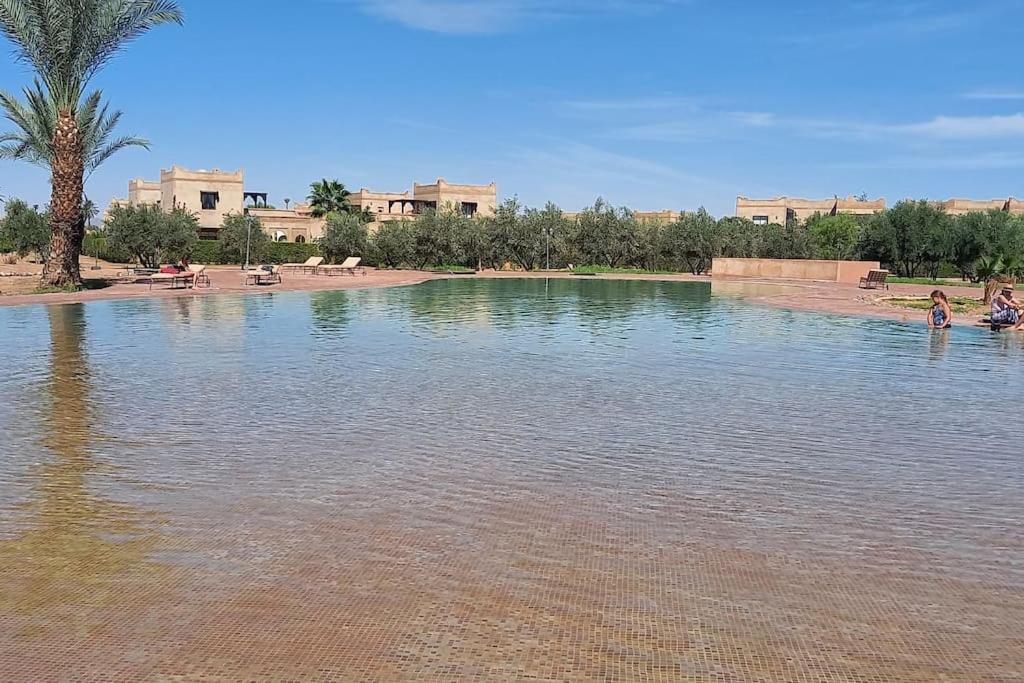 Villa Nicoline, Avec Jardin Et Piscine Privee. *