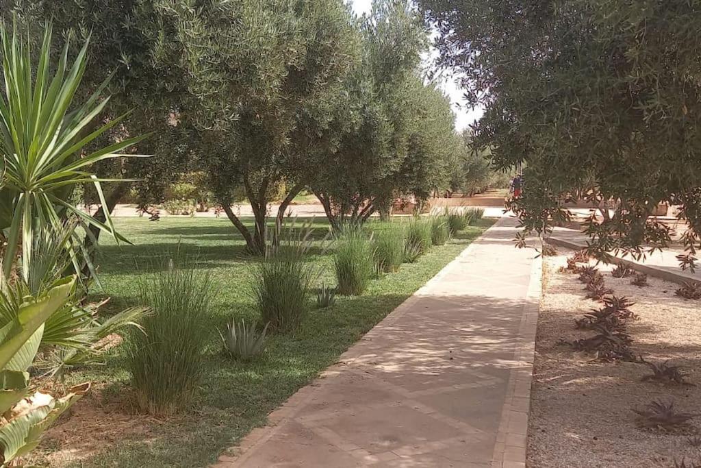 Villa Nicoline, Avec Jardin Et Piscine Privee. Marrakesh
