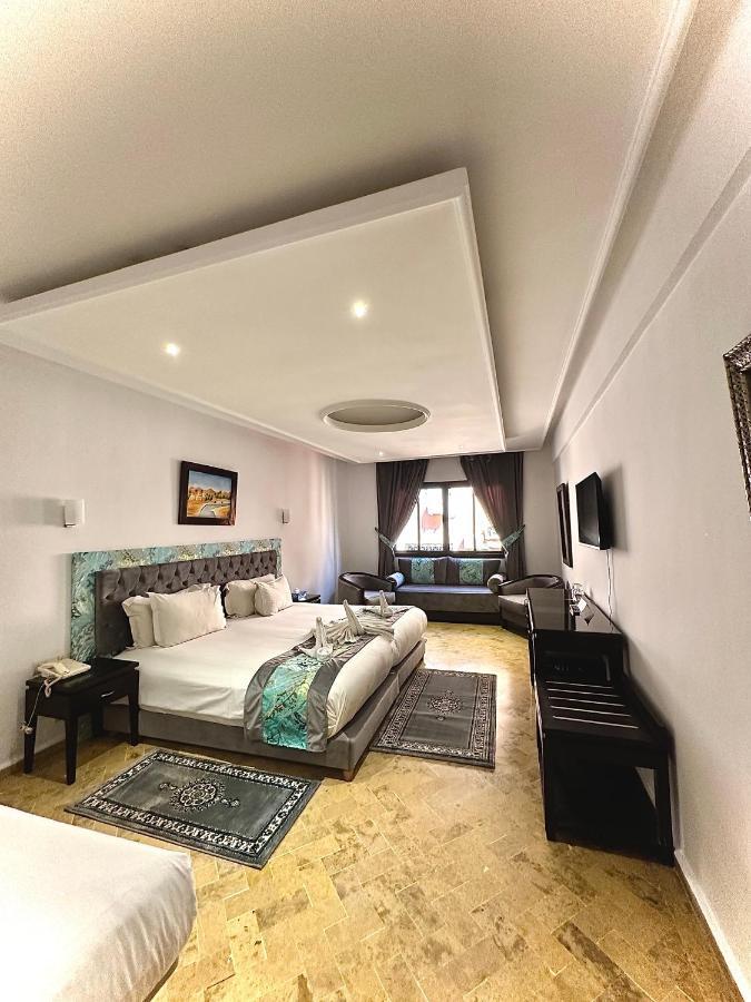 Les Trois Palmiers Hotel
