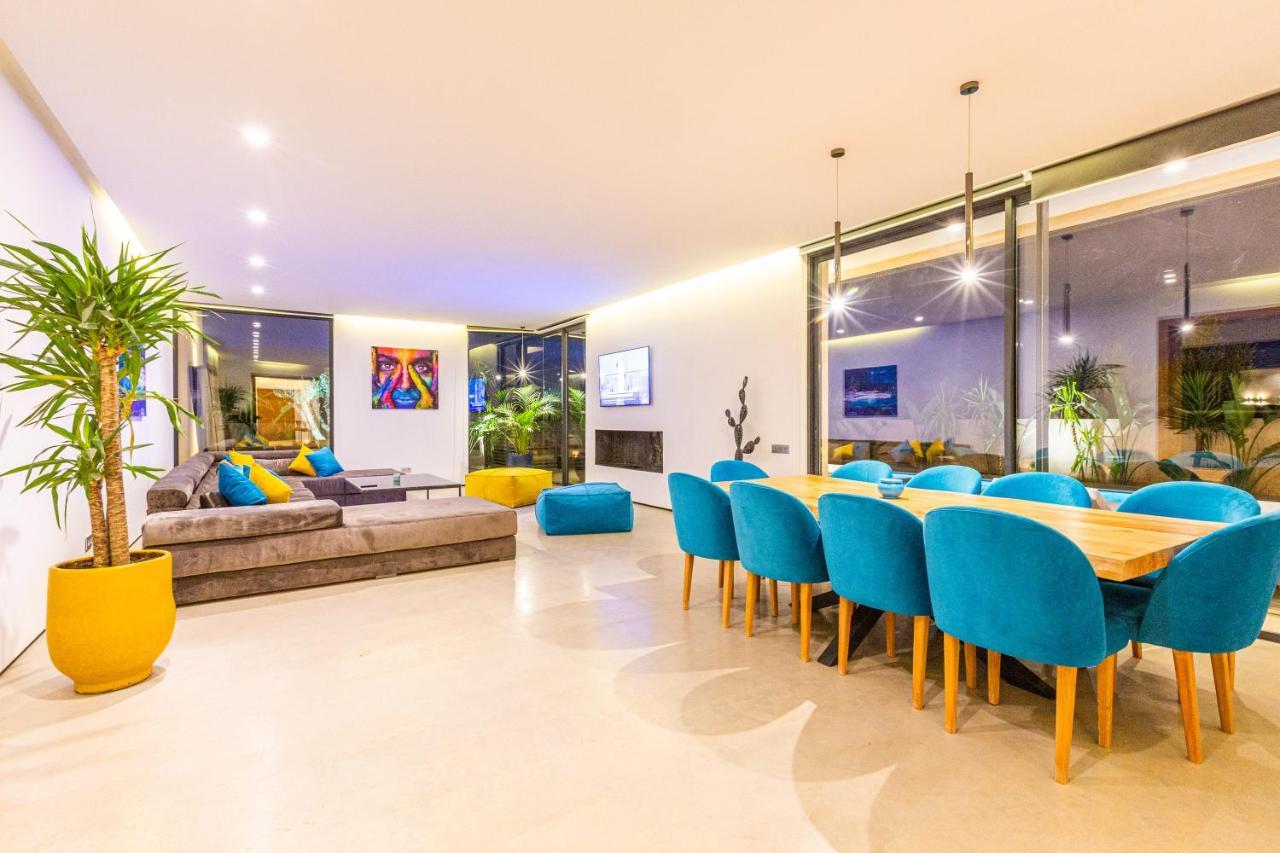103 - Luxury Getaway - Private Jacuzzi Villa