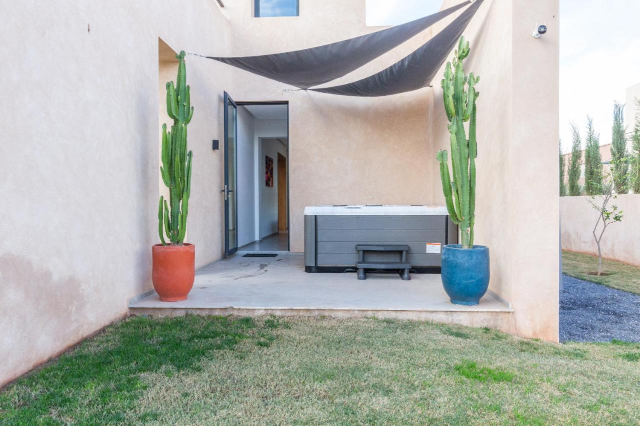 103 - Luxury Getaway - Private Jacuzzi