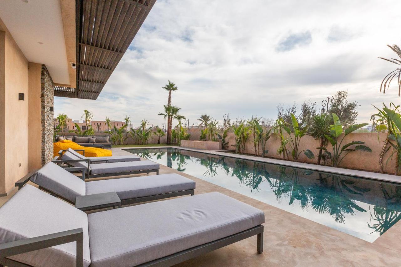 Villa 103 - Luxury Getaway - Private Jacuzzi