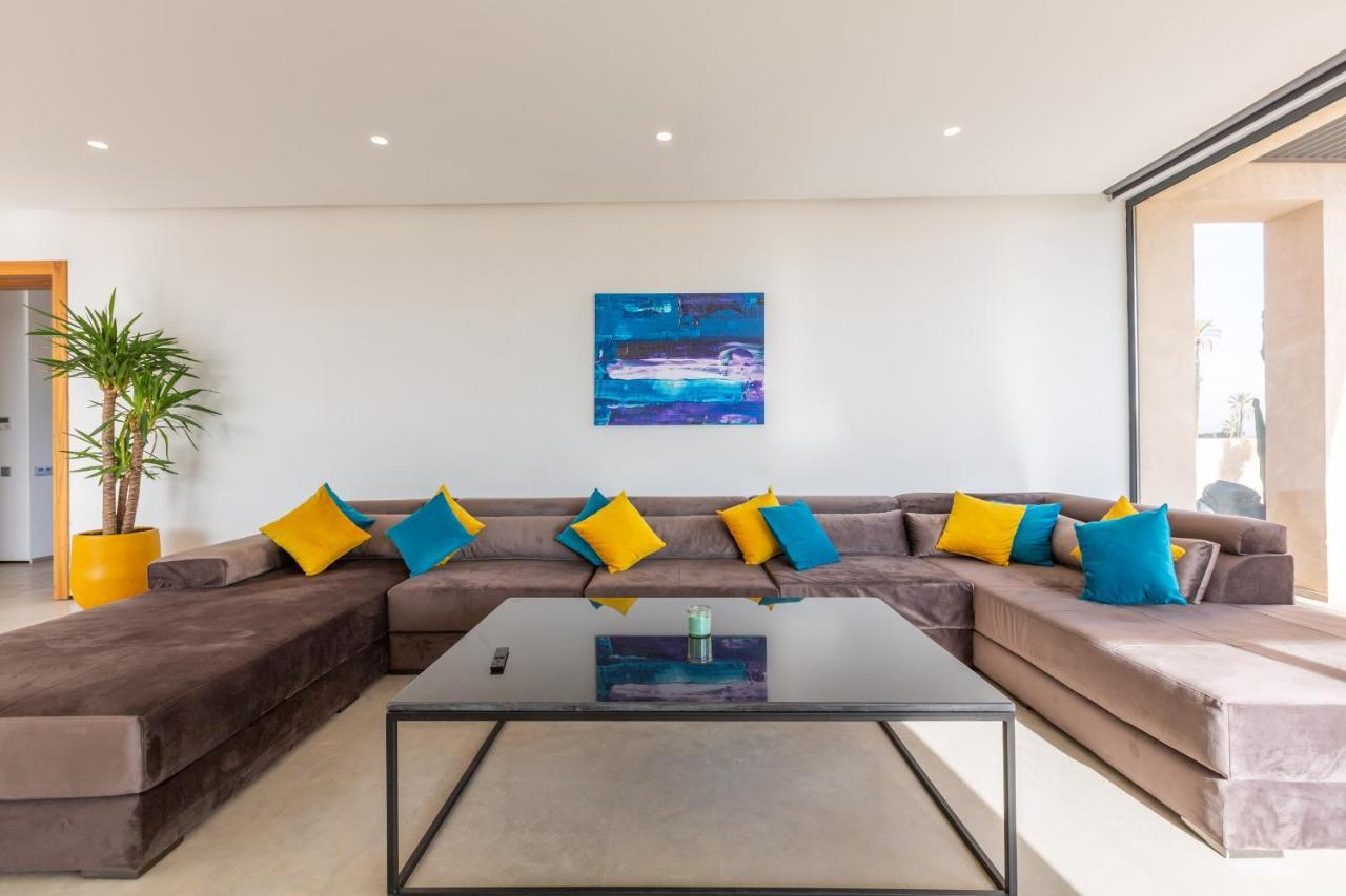 103 - Luxury Getaway - Private Jacuzzi *