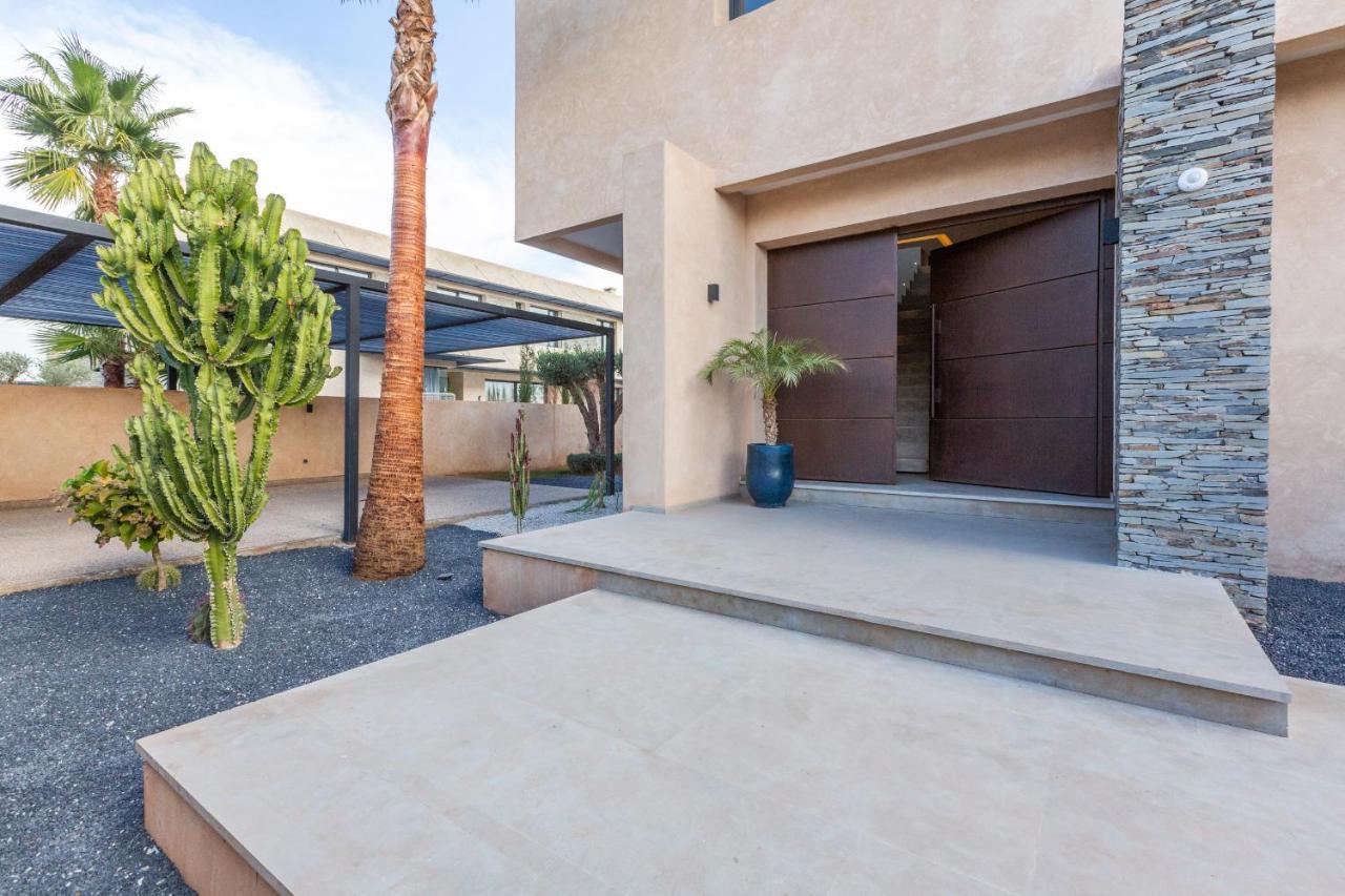 103 - Luxury Getaway - Private Jacuzzi *